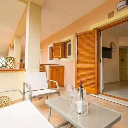 Daire Yellow Sun Porto Rotondo