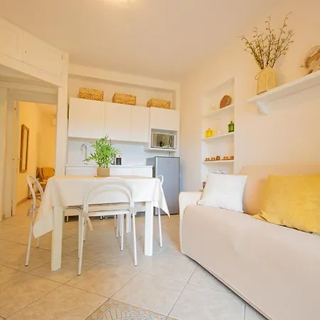 Yellow Sun Διαμέρισμα *